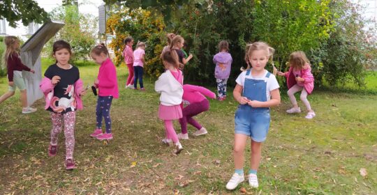 Przedszkolaki z Przedszkola nr 4 w Stargardzie zainaugurowały nowy rok szkolny 2023/2024 w Centrum Edukacji Środowiskowej